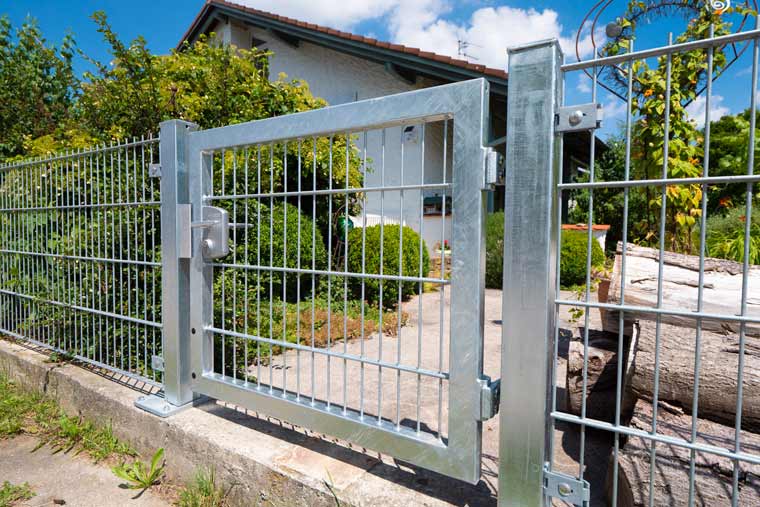 Zäune von Holzverarbeitung Niederschweiberer in Mettenheim